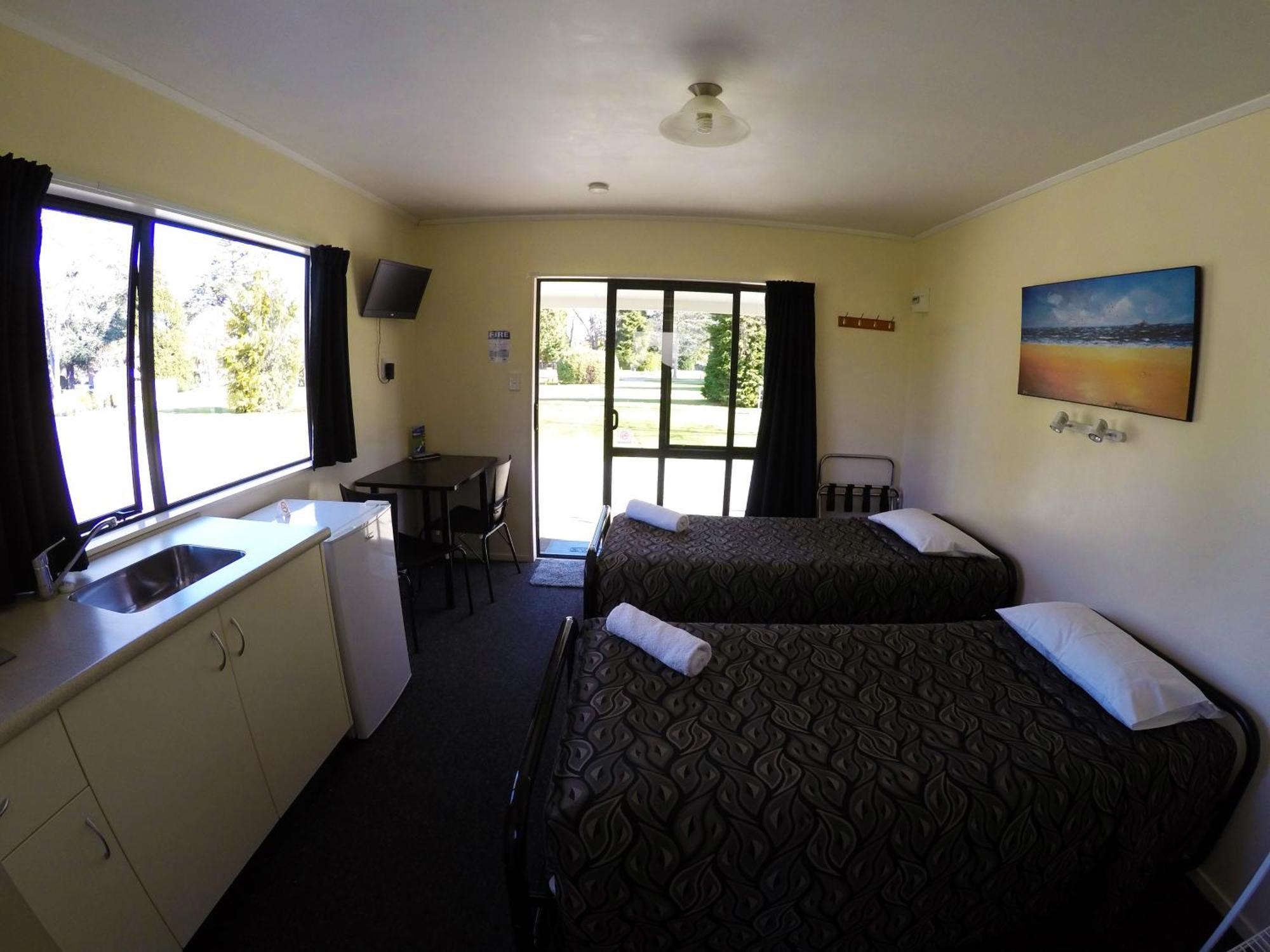 Geraldine Top 10 Holiday Park Bilik gambar